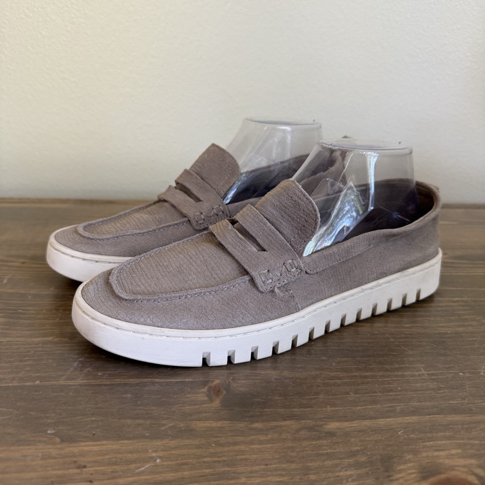 Vionic Women's 9.5M Beige Grey Uptown Suede Leather Uptown Slip On Loafers